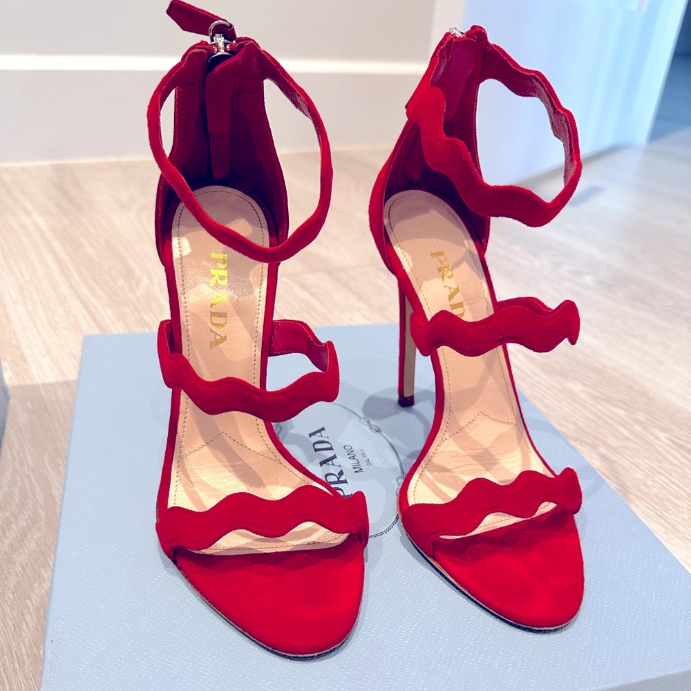 Prada Red Suede Scalloped Heels Size 36 - Picture 1 of 6